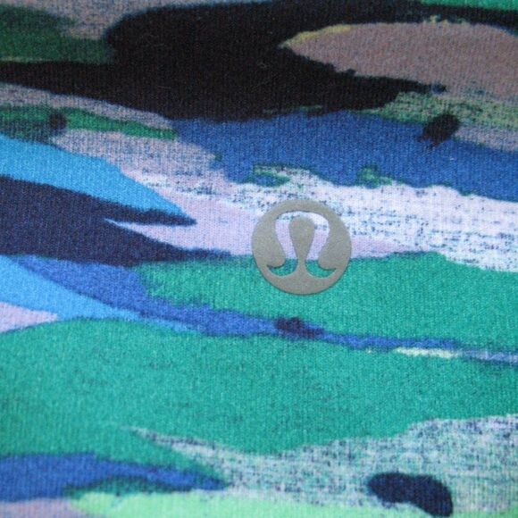 Lululemon Seven Wonders Boogie Roll Down Shorts 6 - Picture 7 of 9